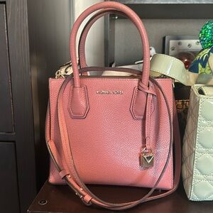 🔥MICHAEL KORS PINK PURSE W LOCK🔥